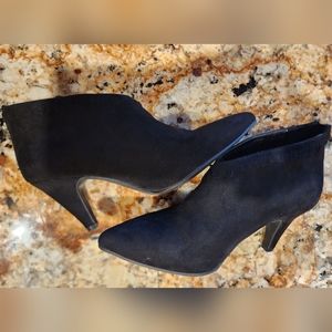 JACLYN SMITH ANKLE BOOTIES SZ 5.5